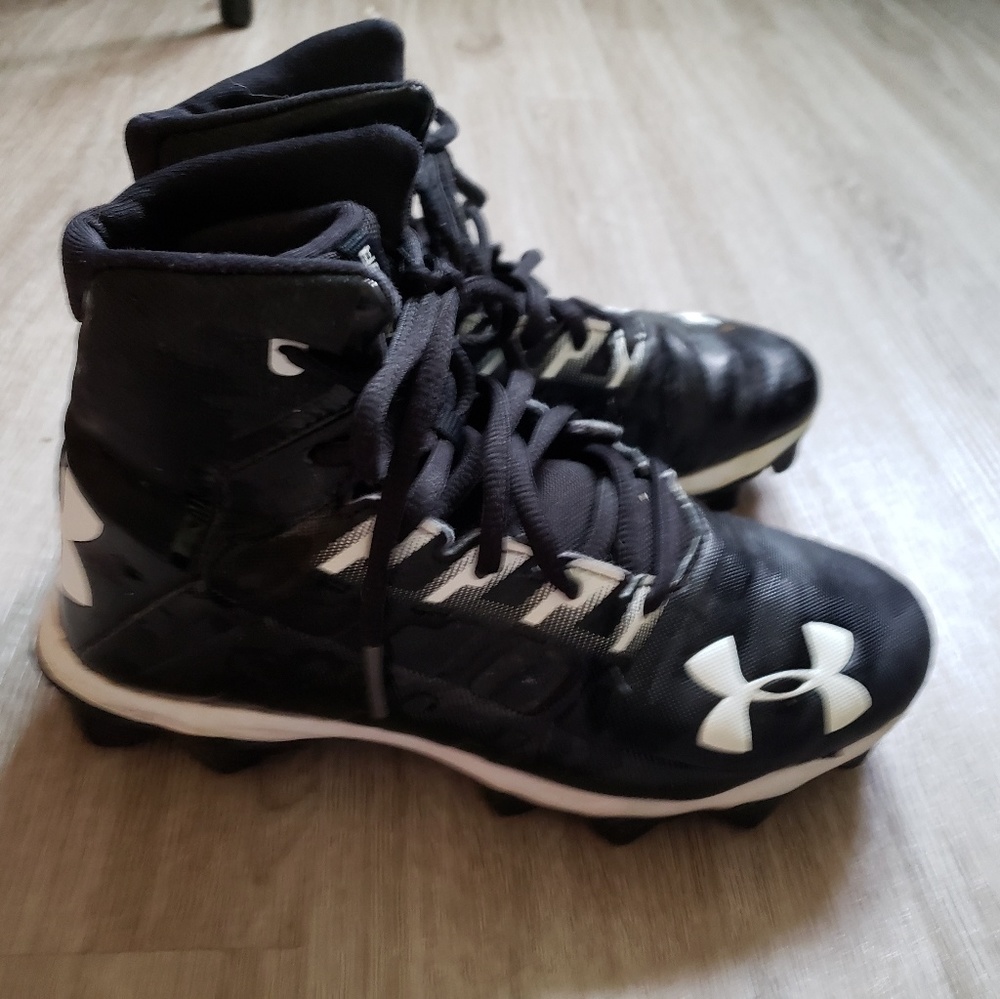 Boys Under Armour Football Cleats